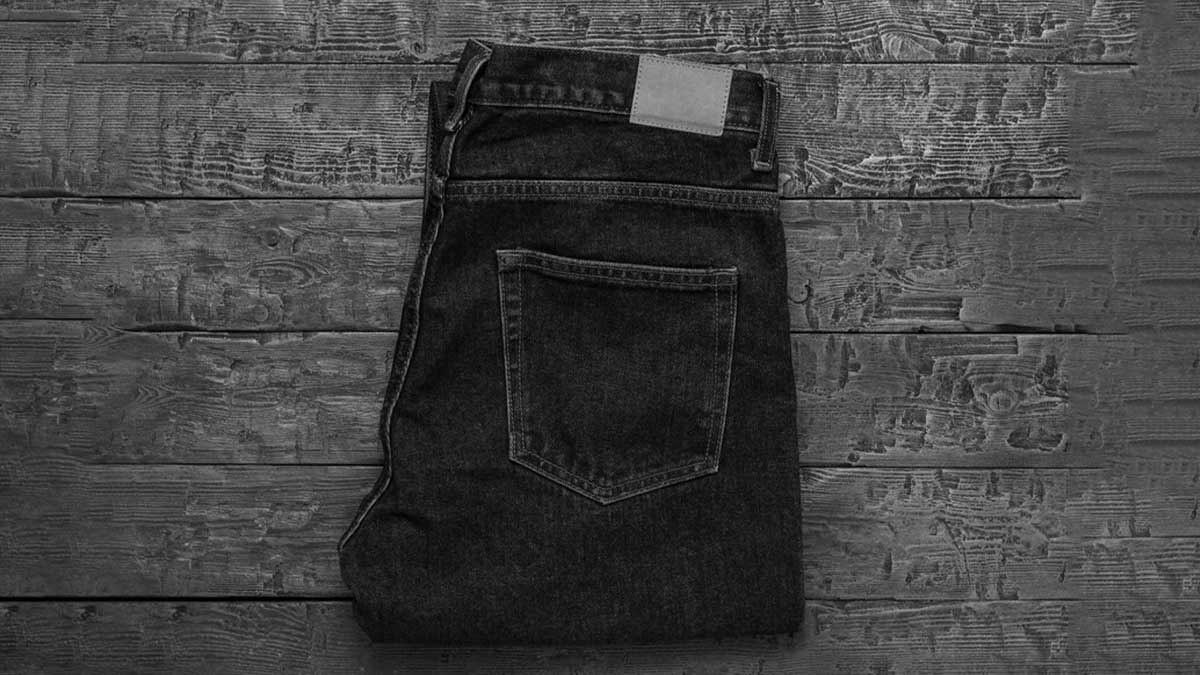 how to make black jeans black again without dyeे